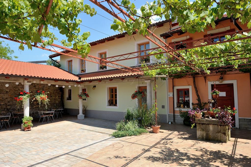 Tourist Farm Dujceva Domacija Villa Vremski Britof Exterior photo